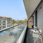 Unique In With Parking, Sauna And Gym By Renters דירה
