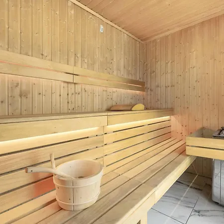 Unique In With Parking, Sauna And Gym By Renters *