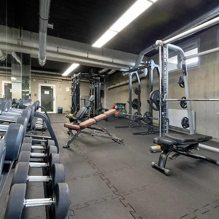 Unique In With Parking, Sauna And Gym By Renters דירה